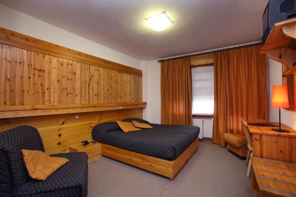 Hotel Splendid Oulx Oda fotoğraf